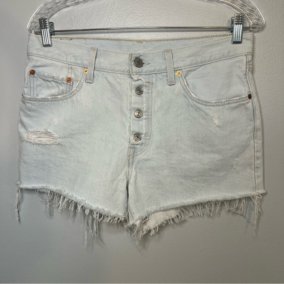 Levi's 501 Button Fly High Rise Distressed Light Wash Denim Shorts Raw Hem Sz 28 - Picture 1 of 12